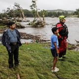 Ein Blick auf den heftig strömenden Guadalupe Fluss, der so viel Tod und Vernichtung brachte, ausgelöst durch ungewöhnlich starke Regenfälle. In der Region sind weitere Niederschläge vorhergesagt
