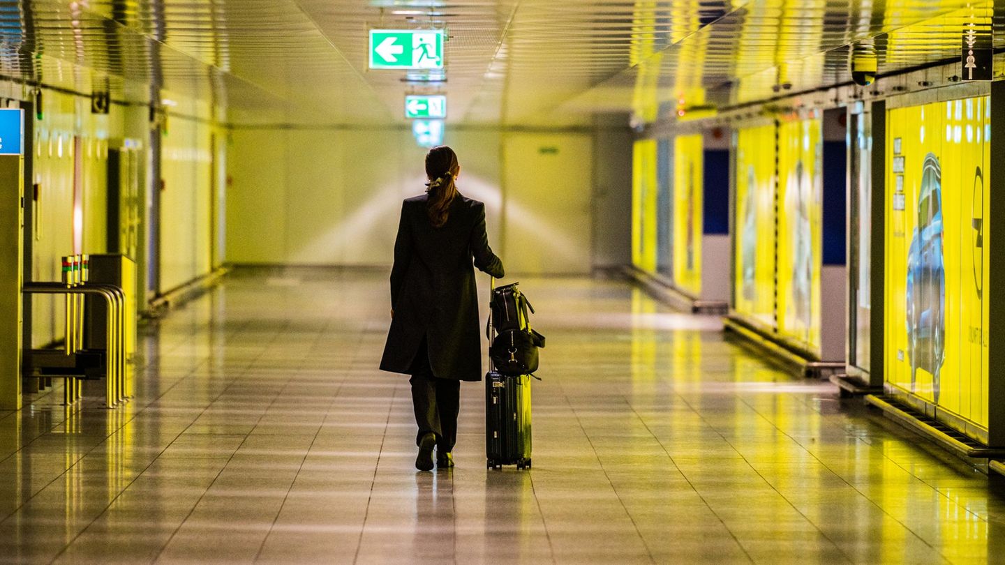 Work: Breakfast depends on business travelers Work: Breakfast depends on business travelers