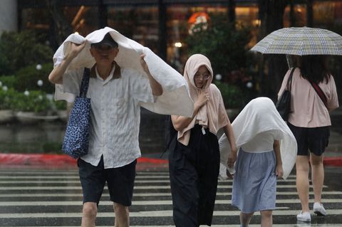 Taifun "Danas" brachte Regen und heftige Winde nach Taiwan