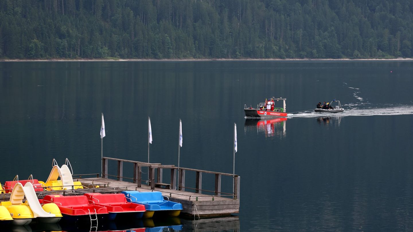 Im Eibsee geht die Suche nach Vater und Sohn weiter