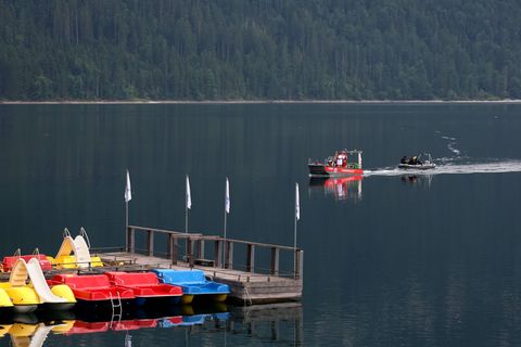 Im Eibsee geht die Suche nach Vater und Sohn weiter