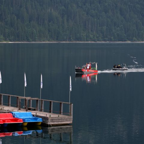 Im Eibsee geht die Suche nach Vater und Sohn weiter