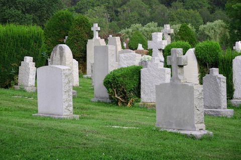 Ein Vierjähriger ist bei einem Unfall auf einem Friedhof in England ums Leben gekommen (Symbolfoto)