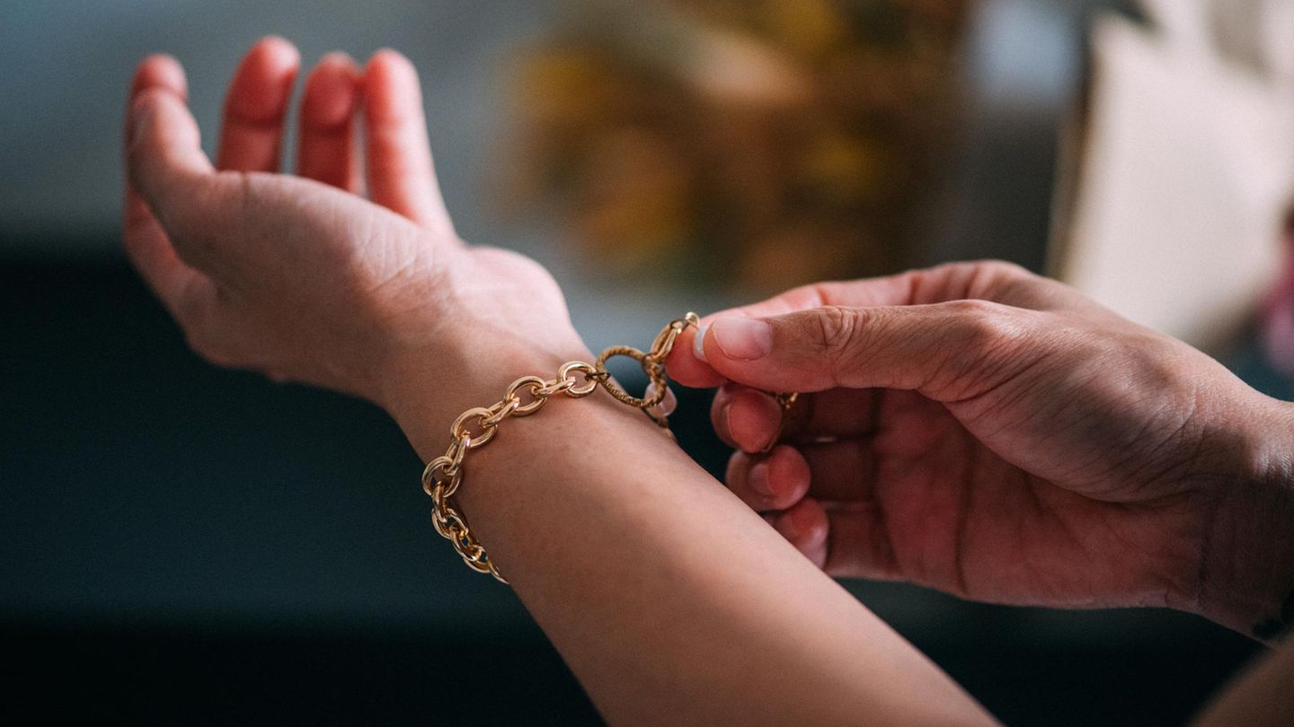 Popular bracelet from Liebenkind today at Amazon at a bargain price