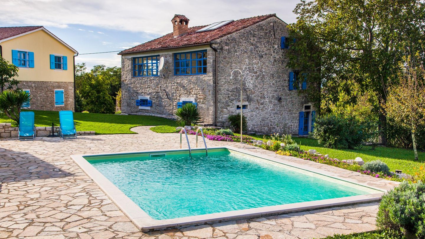 Kroatien: Ein Ferienhaus mit Pool im Mirna Tal in Istrien Kroatien: Ein Ferienhaus mit Pool im Mirna Tal in Istrien