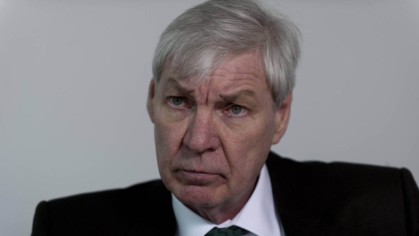 Der frühere DGB-Chef Michael Sommer ist im Alter von 73 Jahren (hier auf einem Archivbild von 2014) am 30. Juni gestorben. Mit 19 Jahren trat er 1971 in die Deutsche Postgewerkschaft (DPG) ein. Nach dem Studium der Politikwissenschaft wurde er hauptberuflich Gewerkschafter in der Postgewerkschaft, die später in der Gewerkschaft Verdi aufging. 2002 folgte er dem scheidenden DGB-Vorsitzenden Dieter Schulte im Amt und blieb dort bis 2014