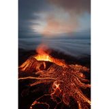 Lava eines Vulkans in den Wolken