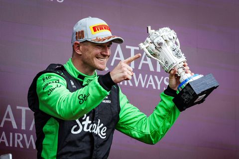 Rennfahrer Nico Hülkenberg freut sich