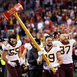 American Football Spieler zelebrieren ihren Gewinn