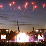 ... Grime gilt als schneller, roher, schmutziger Stil, der vom Dancehall beeinflusst ist. Garniert hat Stormzy seine Show mit allerhand Feuerwerk