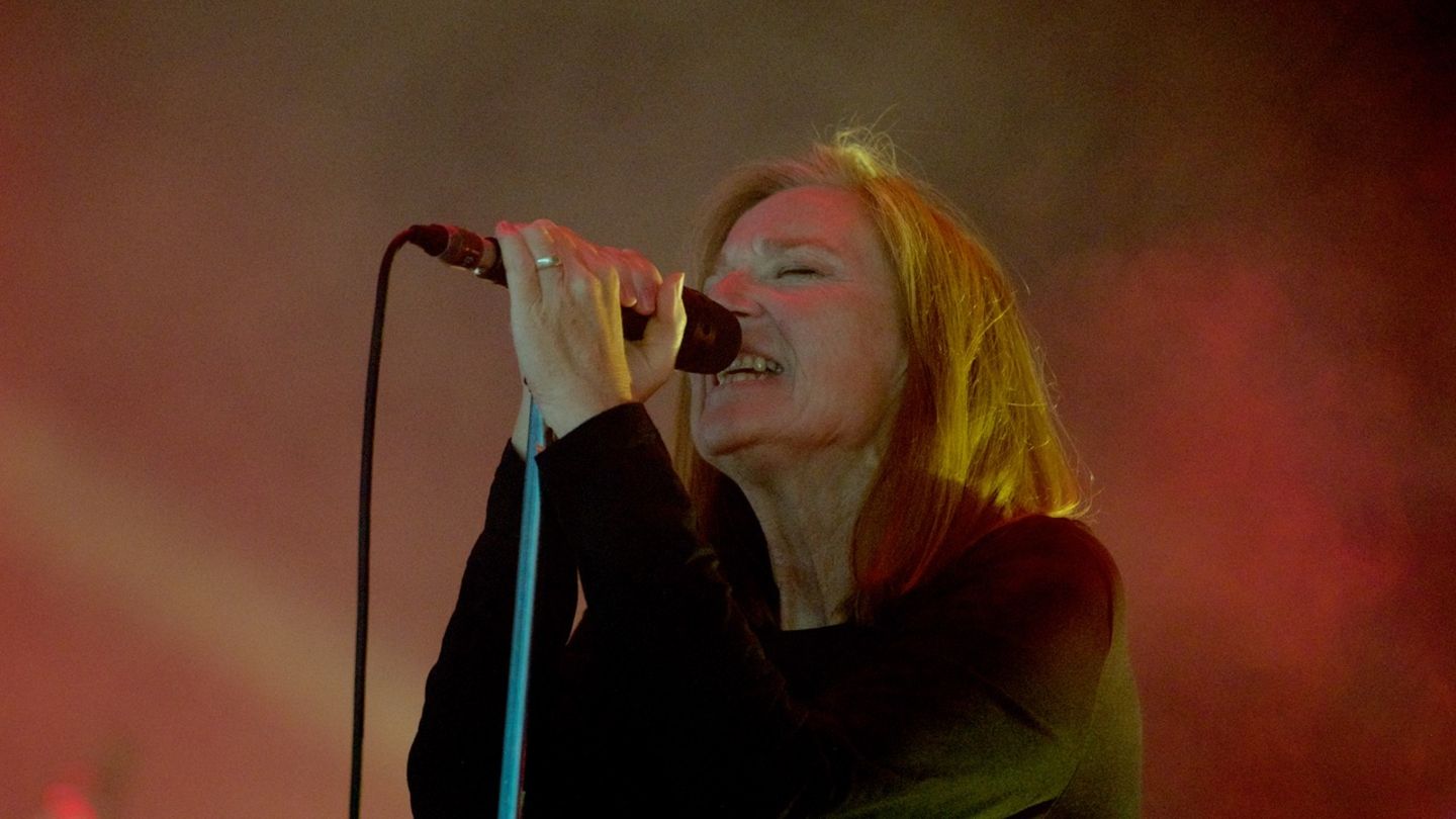 Zurück zu den Bühnen: Sängerin Beth Gibbons, einst bekannt geworden als Teil der TripHop Legende Portishead, nahm am Donnerstag die Arena-Stage ein 