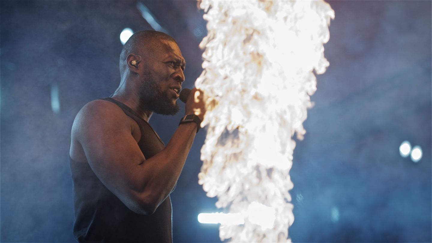 Headliner Stormzy – bürgerlich Michael Omari – ist ein Rap-Künstler, der eigentlich keinerlei Erklärung bedarf. Sein Debüt-Album war das erste Album des sogenannten Grime-Genres ...