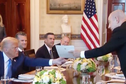 "Wow, ich danke Ihnen sehr" – Netanjahu bringt Trump schmeichelnden Brief mit