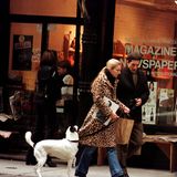 Das Ehepaar 1997 auf Shopping-Tour mit ihrem Hund Friday