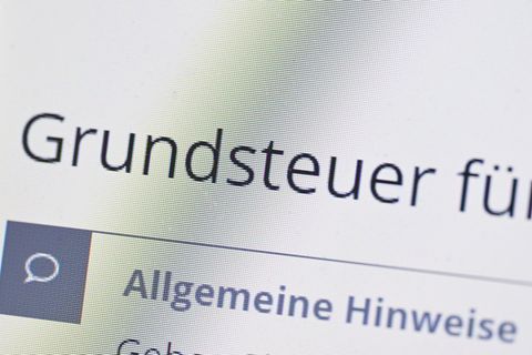 Die Grundsteuerreform trifft manche Eigentümer deutlich stärker als erwartet. Nun will das Land reagieren. (Symbolbild) Foto: Be