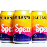 Ist das Design der von Berentzen vertriebenen Mio Mio Cola+Orange Mische dem der bekannten Spezi-Flaschen der Münchner Brauerei Paulaner zu ähnlich? Das wird gerade am Landgericht München verhandelt. Paulaner hat das Wellendesign seiner Flasche schützen lassen. Die Position des Münchner Unternehmens: Auf dem Etikett der Mio Mio Mische gebe es ebenfalls eine geschwungene Gestaltung und die Farben seien teilweise mit dem bloßen Auge nicht zu unterscheiden.