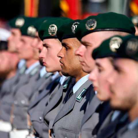 Junge Soldaten bei der Bundeswehr