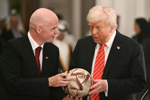 Fifa-Präsident Infantino (li.) mit Trump im Mai in Doha