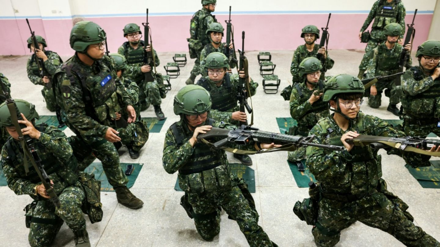 Reservisten in Taiwan bei der Militärübung "Han Kuang"