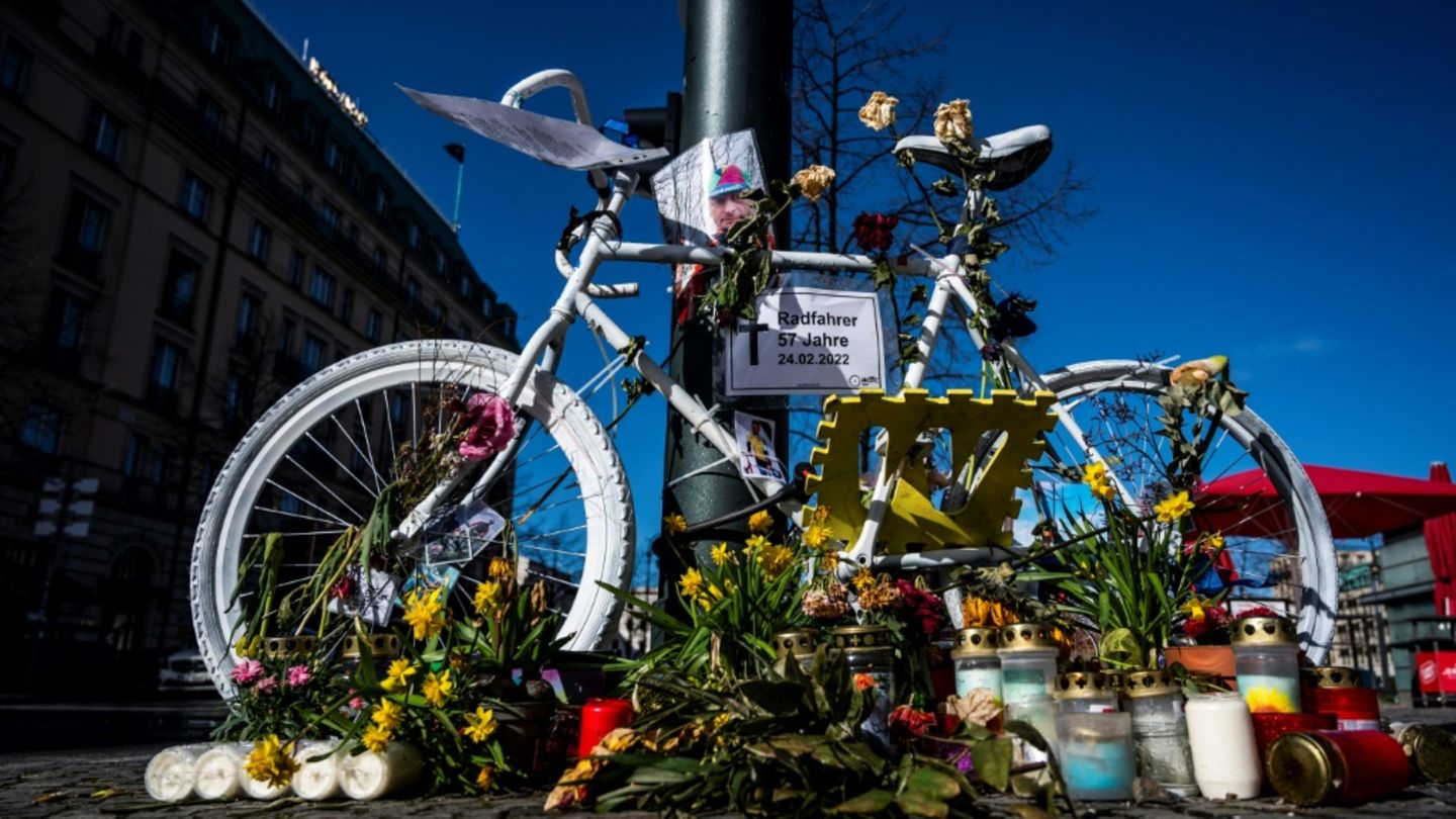 "Geisterfahrrad" erinnert an einen getöteten Radfahrer