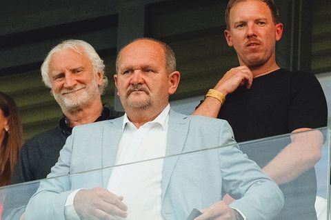 Beim EM-Finale der deutschen U21-Junioren waren Bundestrainer Julian Nagelsmann (r) und DFB-Sportdirektor Rudi Völler (l) vor Or
