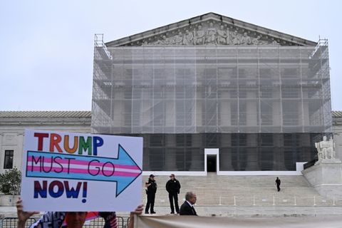 Anti-Trump-Demonstranten vor dem Obersten Gericht im Juni