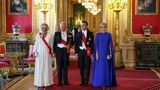 Brigitte Macron (re. außen) neben ihrem Mann, König Charles und Königin Camilla
