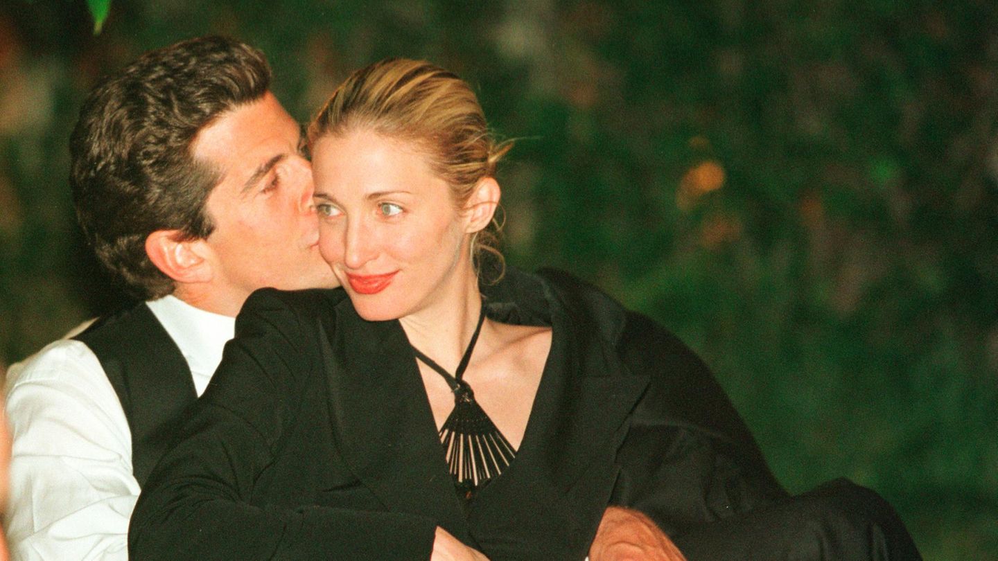 John F. Kennedy Jr. and Carolyn Besset: Your flight to death