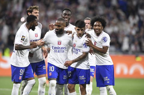 Spieler von Olympique Lyon feiern ein Tor