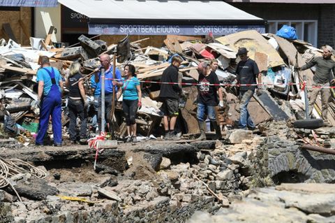 Aufräumarbeiten nach Flut in Bad Münstereifel