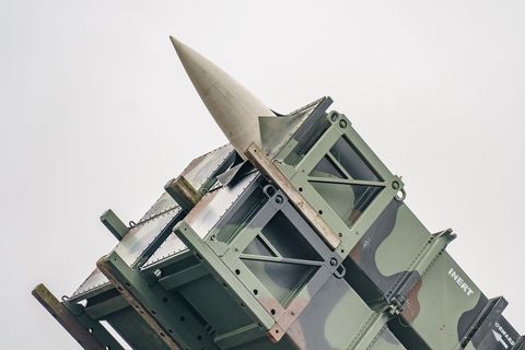 Ein gefechtsbereites Flugabwehrraketensystem vom Typ "Patriot"