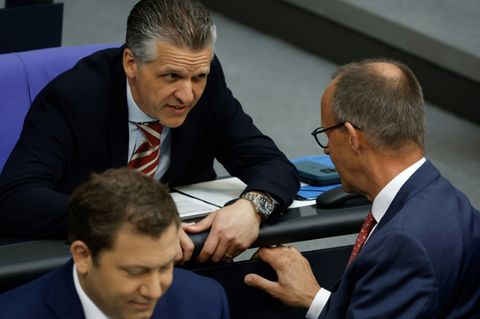 Kanzleramtschef Frei (l.)