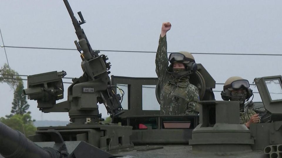 Taiwan startet größtes Militärmanöver seit 40 Jahren Taiwans Militär rüstet militärisch auf, Panzer und neue Waffe werden getestet