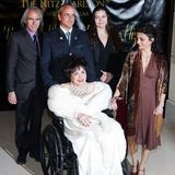 Liz Taylor bei ihrem 75 Geburtstag mit ihren Kindern Michael Wilding Jr., Christopher Wilding, Maria Burton und Liza Todd Burton