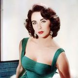 Liz Taylor ca. 1950, in einem grünen Kleid