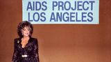 Liz Taylor auf einer Aids Wohltätigkeitsveranstaltung im Jahr 1985