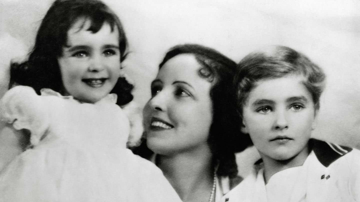 Liz Taylor als Zweijährige, mit ihrer Mutter Sara und ihrem Bruder Howard, 1935 in Hollywood