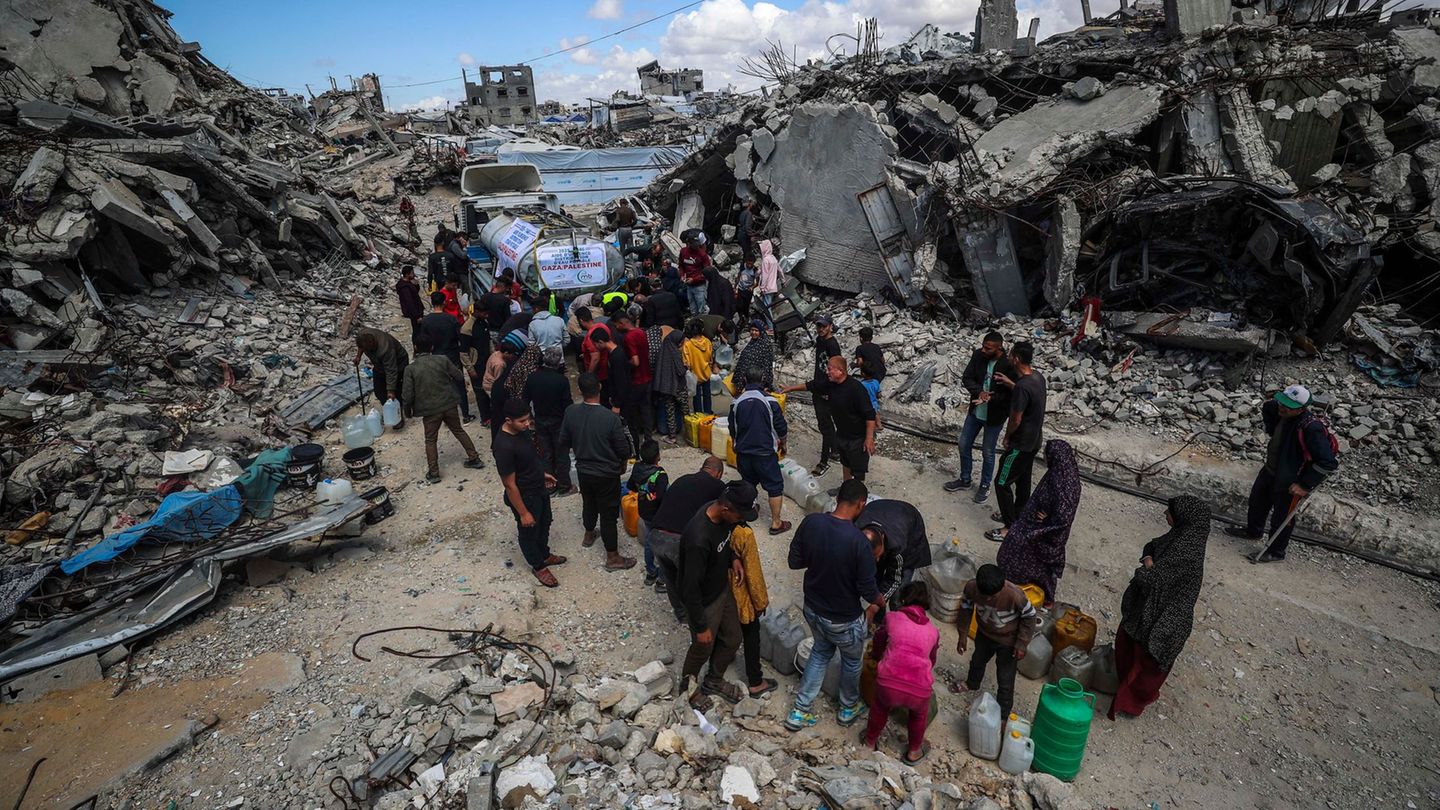According to EU, Israel accepts more help for Gaza Strip
