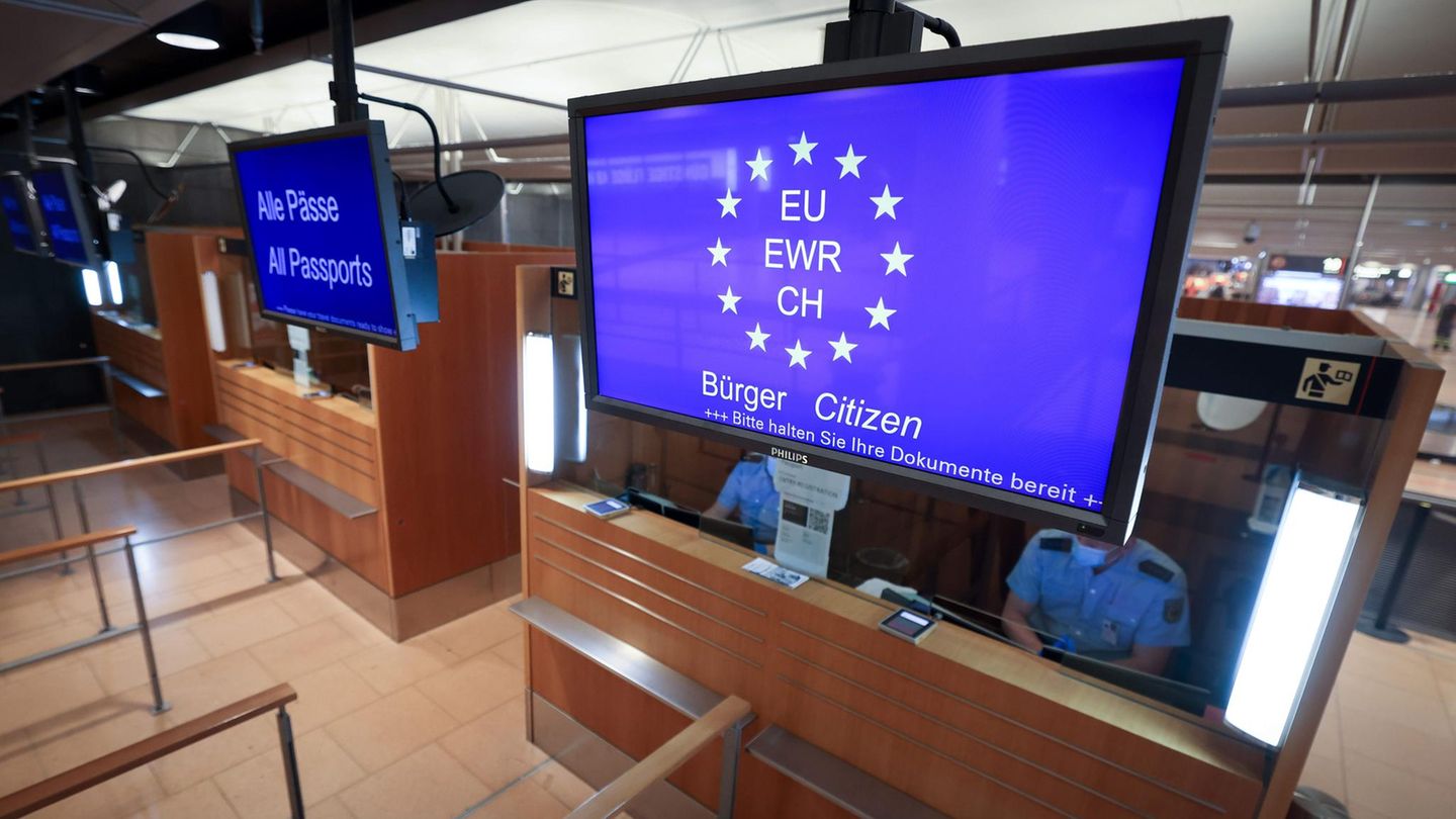 Bundespolizei-Kontrolle von EU-Bürgern an deutschem Flughafen – in Italien bald nicht mehr nötig