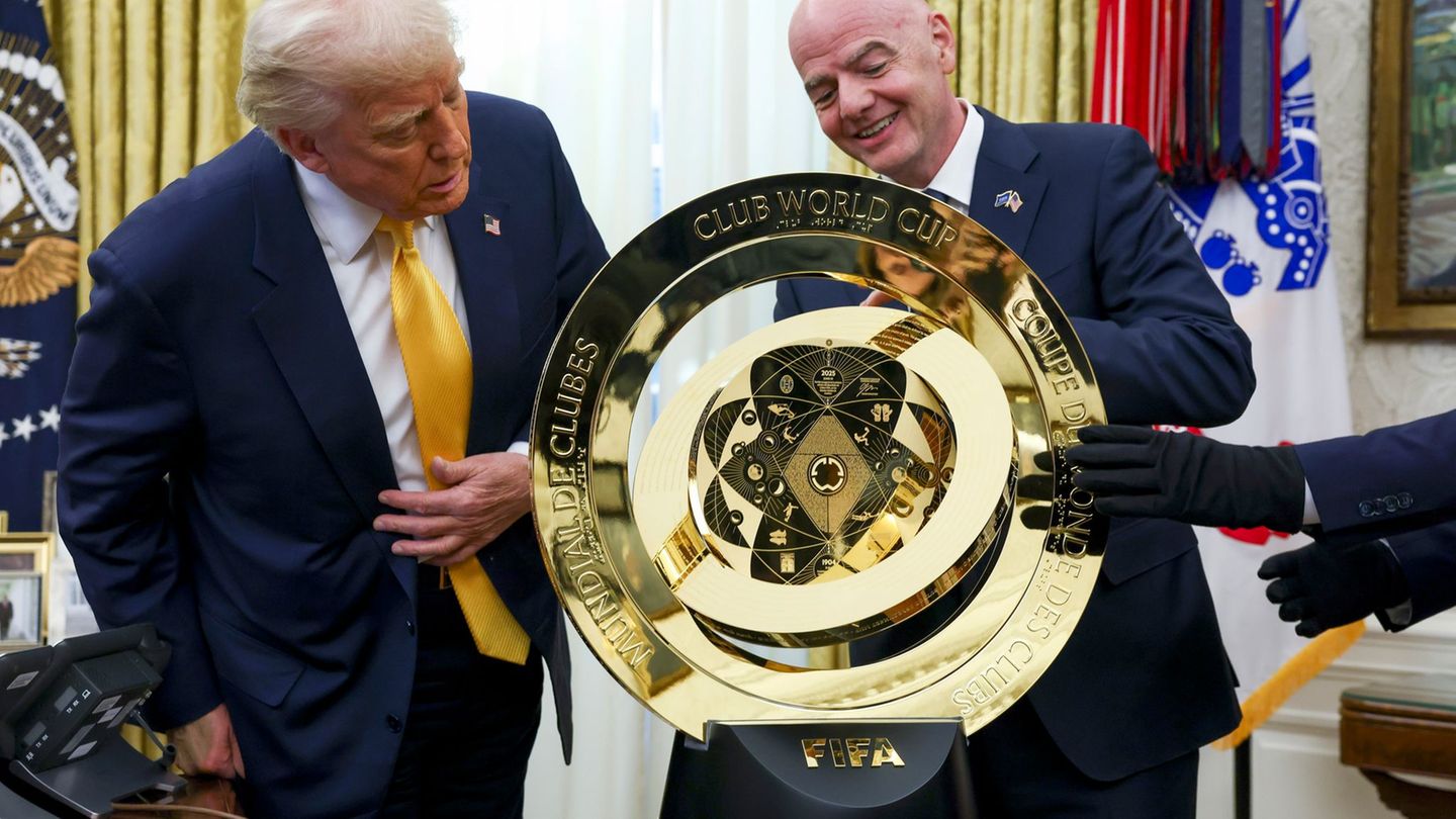 Football: The final of the club World Cup as a show act with Trump