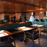 Cathay Pacific First Class Lounge in Hongkong