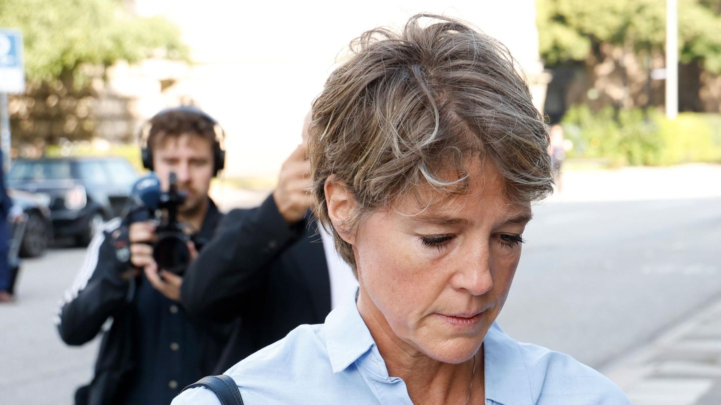 Als die Hamburger Unternehmerin Christina Block, 52, gegen 9 Uhr morgens am Hamburger Landgericht erscheint, ist ihr die Anspannung anzusehen – immerhin droht ihr im schlimmsten Fall eine zehnjährige Haftstrafe wegen Kindesentführung