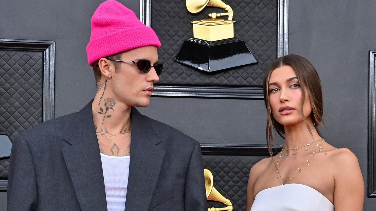 Justin Bieber released new album – wife Hailey is applying it
