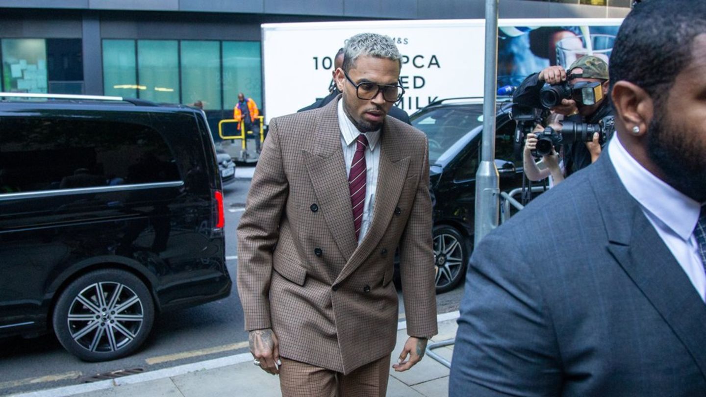 Chris Brown: US musician rejects further allegations