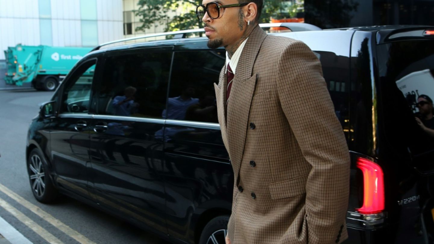 Chris Brown bei seiner Ankunft vor dem Londoner Gericht