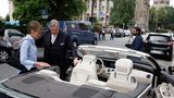 Christina Block steigt ins Cabrio