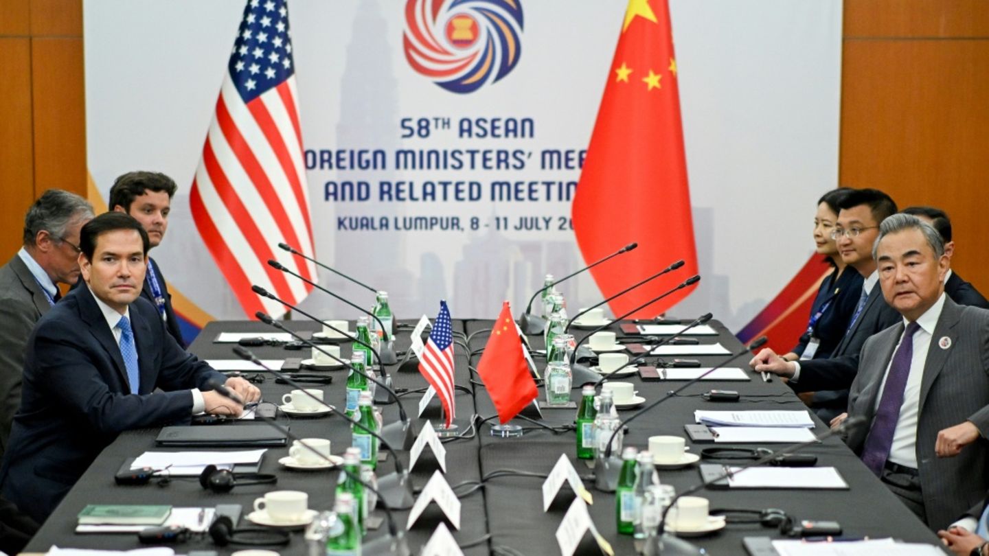 Marco Rubio (links) und Wang Yi