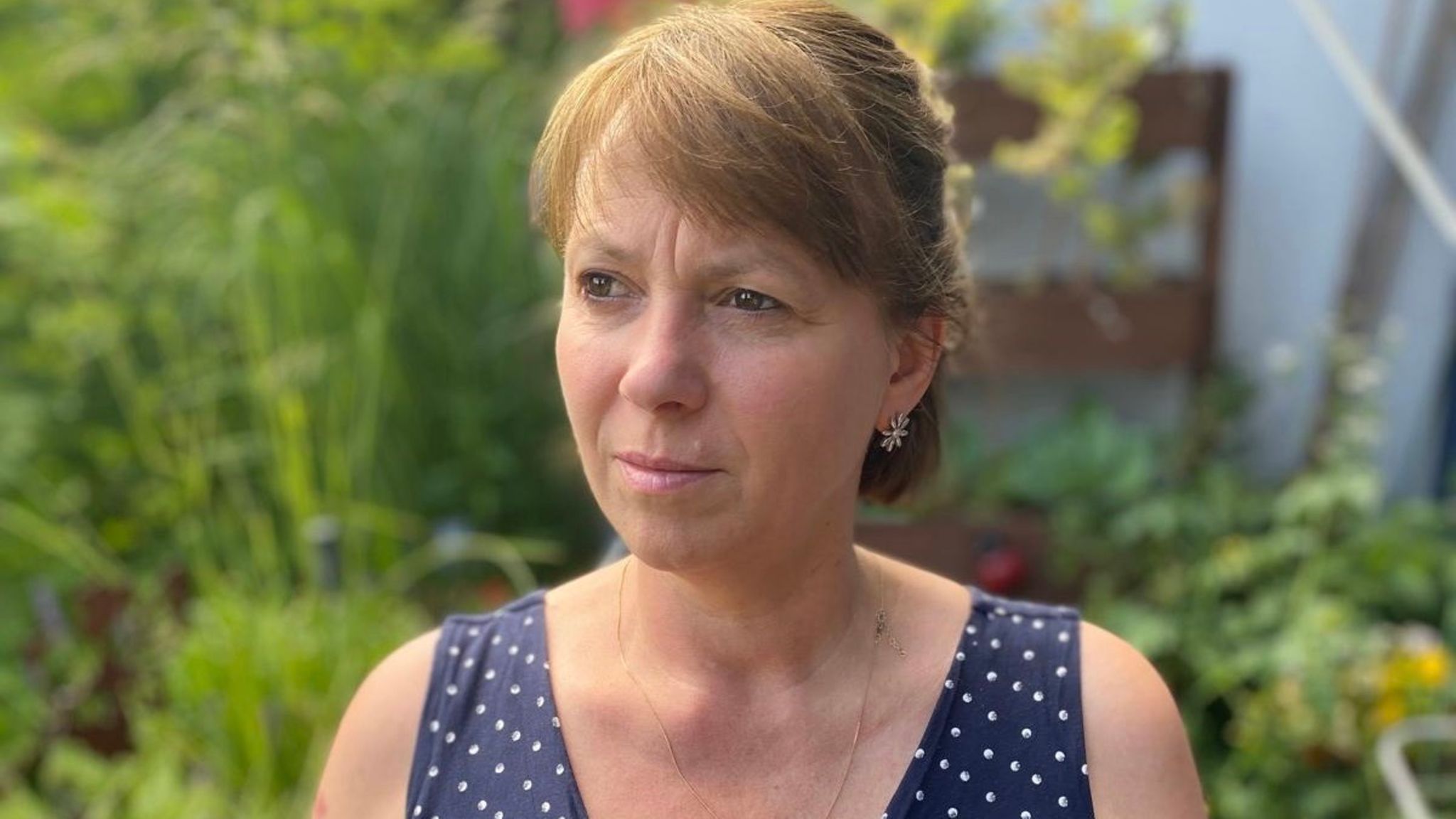 Medikamentenmissbrauch: Tanja Albroscheit, 50, aus Berlin. "Der Verlust wird mich lebenslänglich begleiten", sagt sie über den Tod ihres Sohnes durch eine Medikamentenüberdosis Tanja Albroscheit, 50, aus Berlin. "Der Verlust wird mich lebenslänglich begleiten", sagt sie über den Tod ihres Sohnes durch eine Medikamentenüberdosis