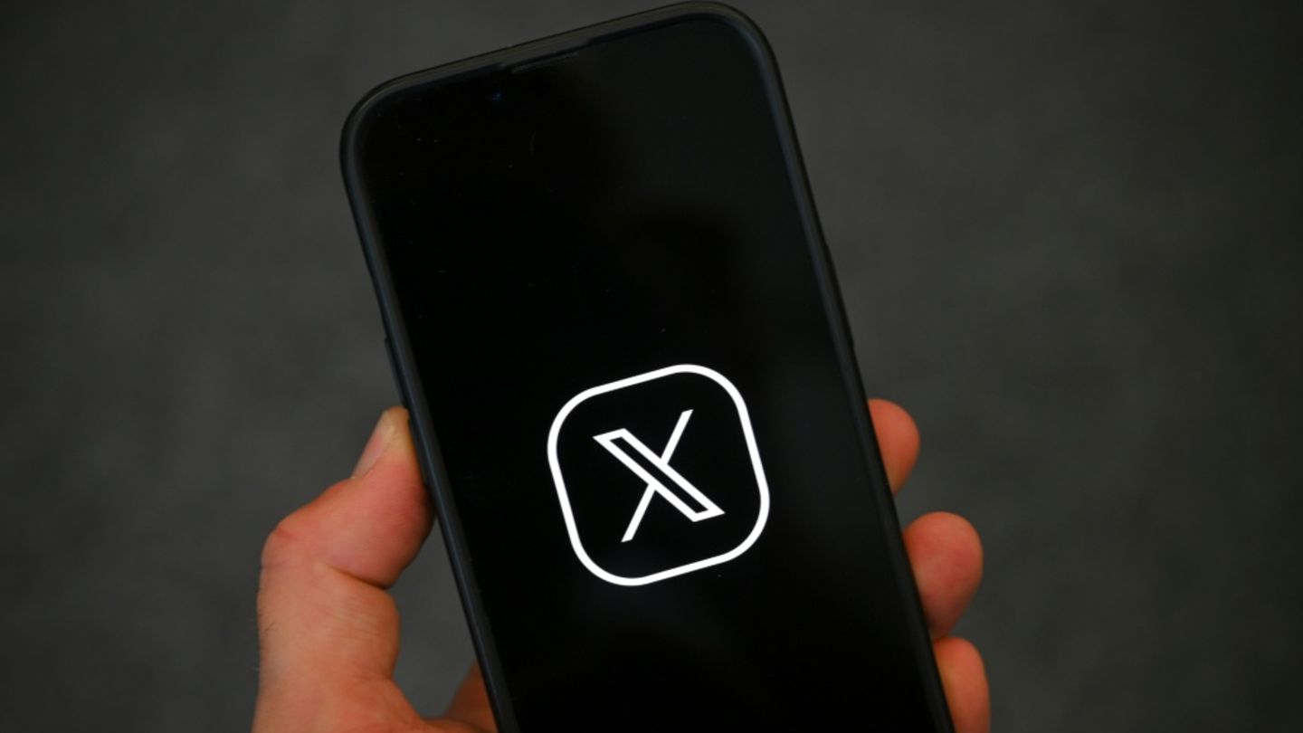 Handybildschirm mit X-Logo