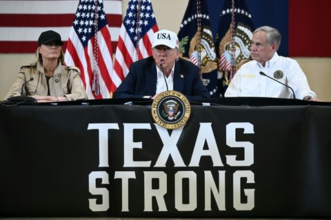 Donald Trump bei seiner Ansprache vor Ersthelfern, Angehörigen von Opfern und Behördenvertretern in Texas